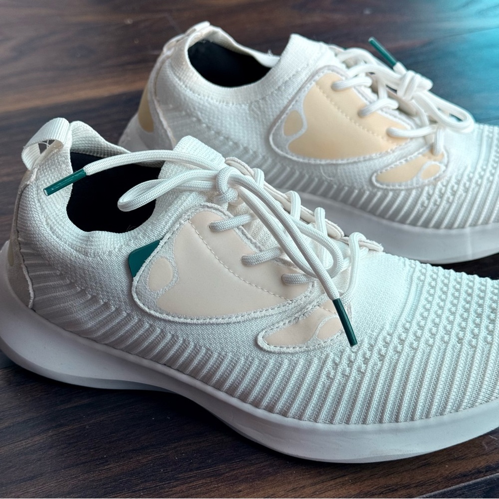 Vessi Everyday 2.0 Sneakers – Size W8 – Polar White – Waterproof - Picture 3 of 8
